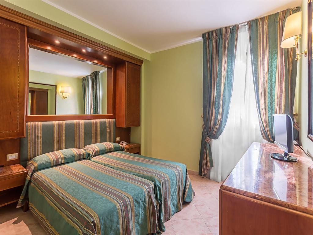 Raeli Hotel Siracusa Roma Ngoại thất bức ảnh